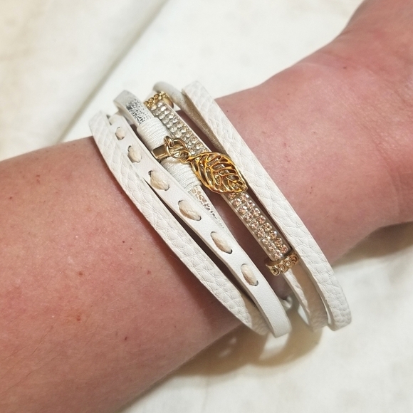 NWT Maurices Leather Rhinestone Charm Bracelet - Picture 6 of 6